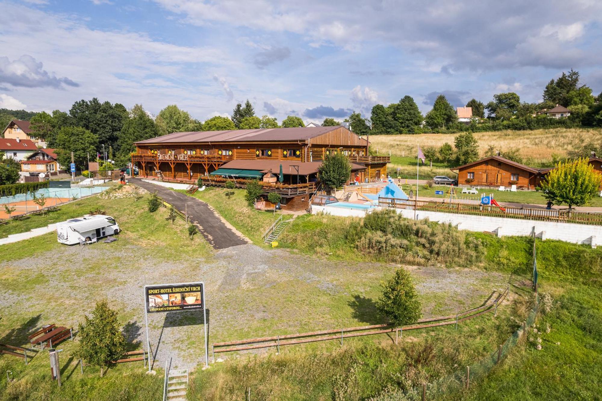Sport-Hotel Sibenicni Vrch Mnichovice エクステリア 写真