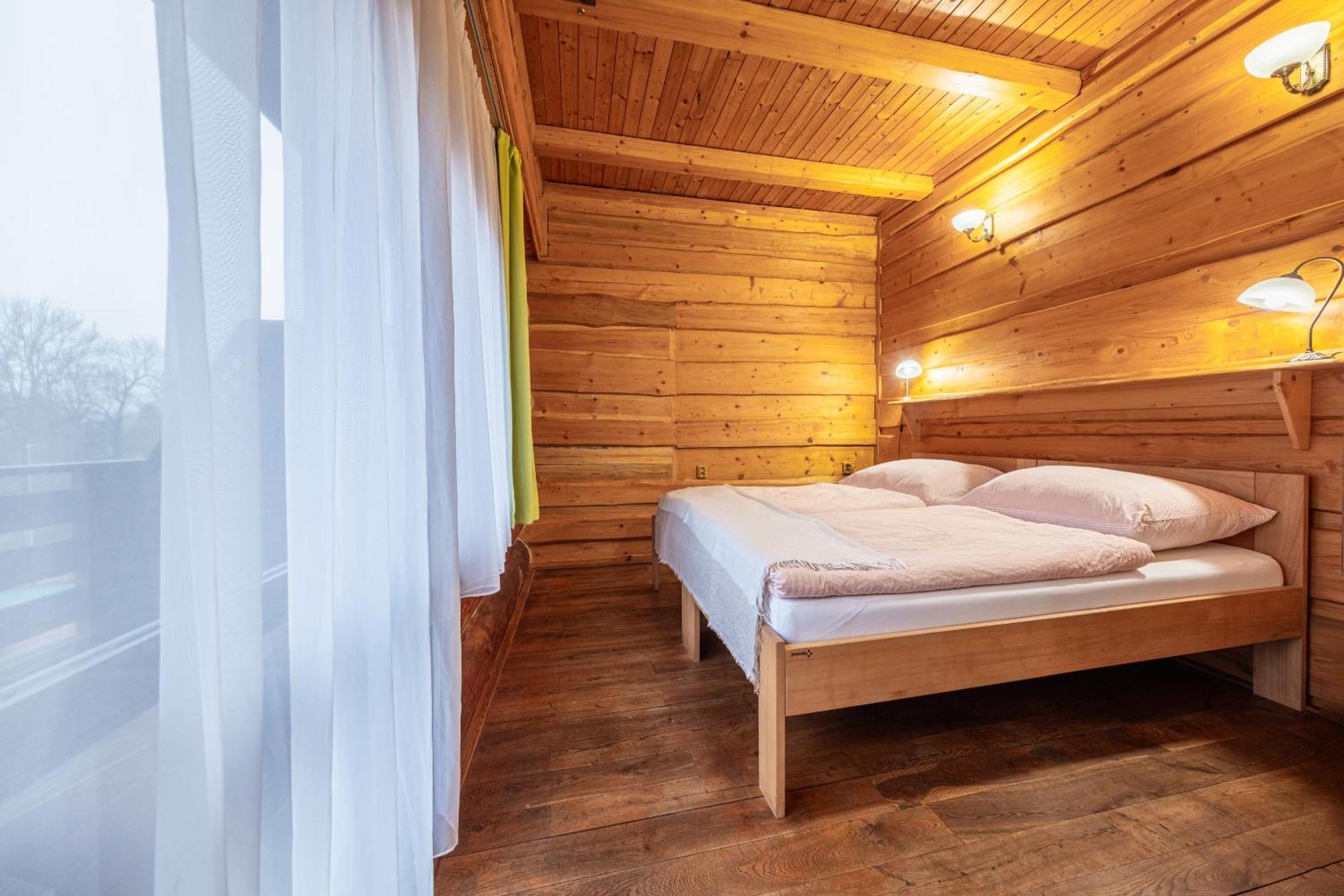Sport-Hotel Sibenicni Vrch Mnichovice エクステリア 写真