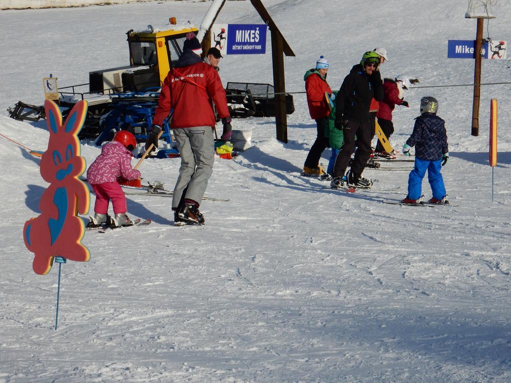 Sport-Hotel Sibenicni Vrch Mnichovice エクステリア 写真