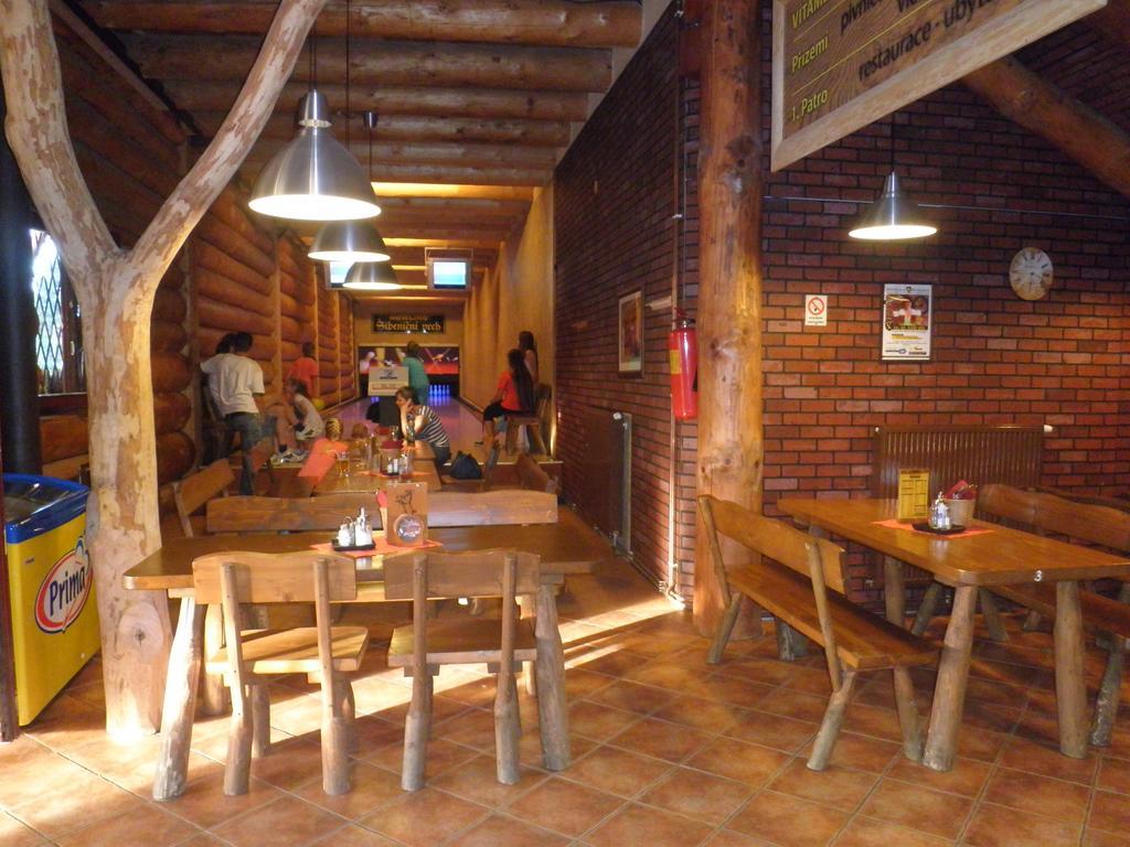 Sport-Hotel Sibenicni Vrch Mnichovice エクステリア 写真
