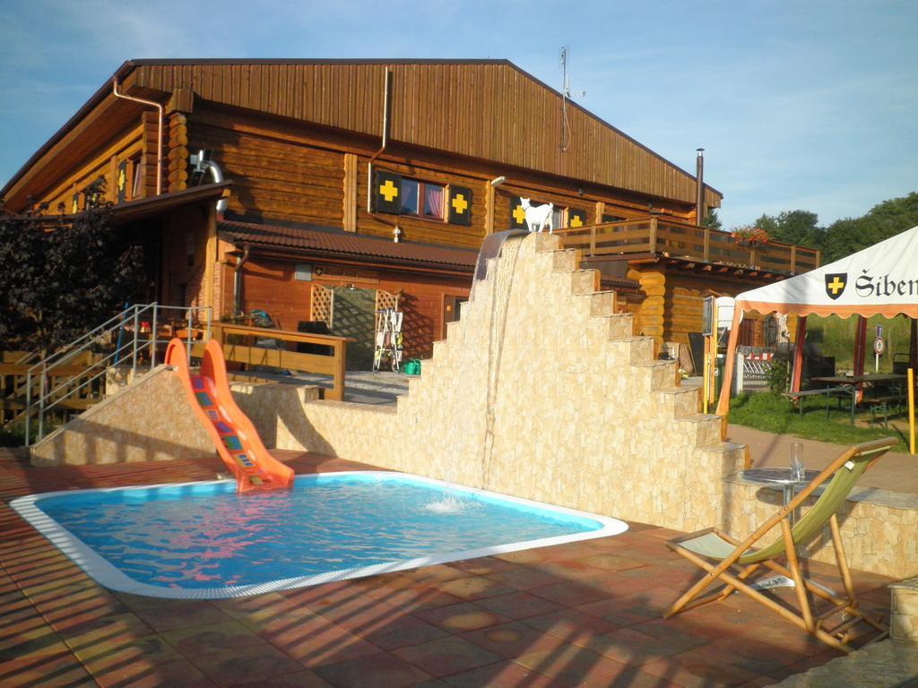Sport-Hotel Sibenicni Vrch Mnichovice エクステリア 写真
