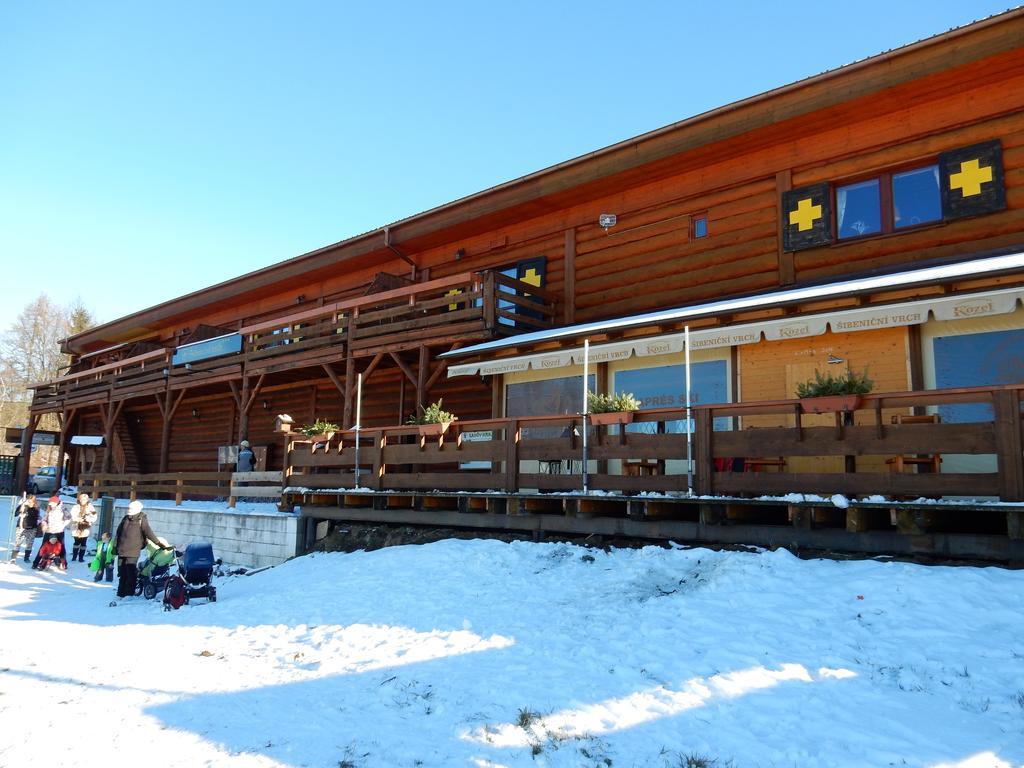 Sport-Hotel Sibenicni Vrch Mnichovice エクステリア 写真